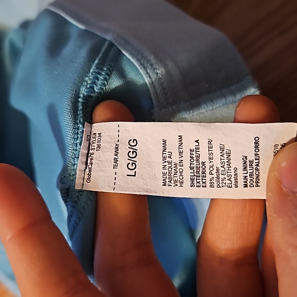 Under Armour medium impact sports bra, size large - Picture 3 of 3